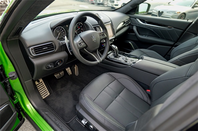 Vehicle image 34 of 68