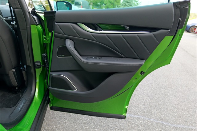 Vehicle image 64 of 68