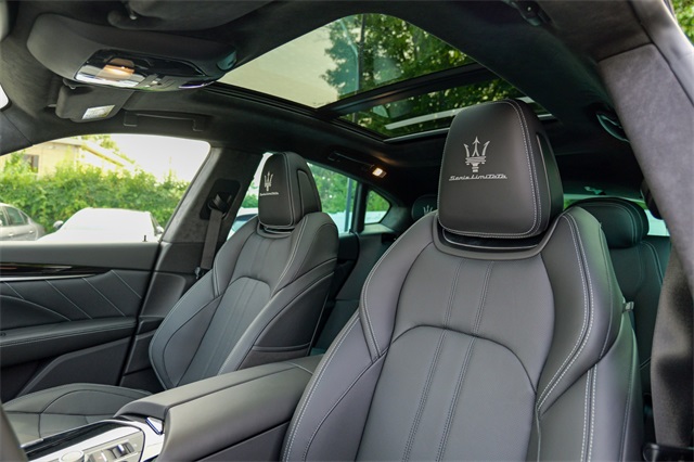 Vehicle image 30 of 68