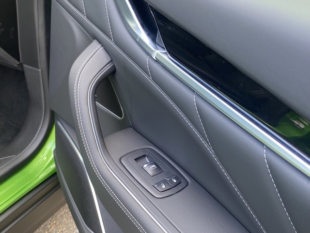 Vehicle image 37 of 51