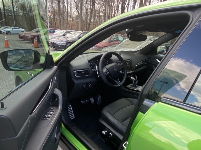 Vehicle image 19 of 51
