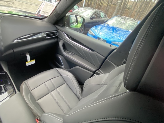 Vehicle image 47 of 51