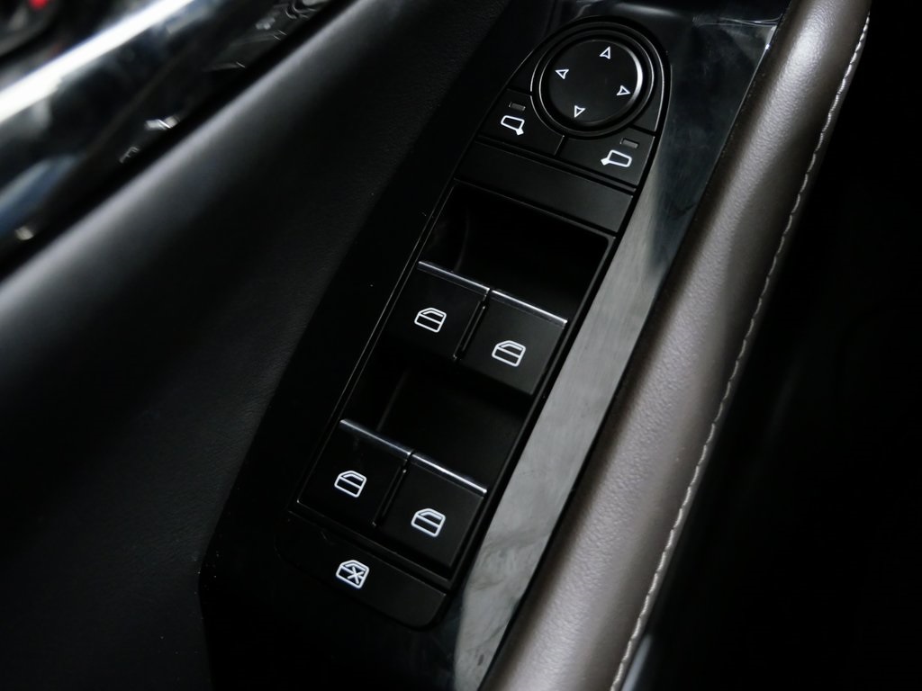 2023 Mazda CX-30 2.5 S Premium Package Image 25 of 29