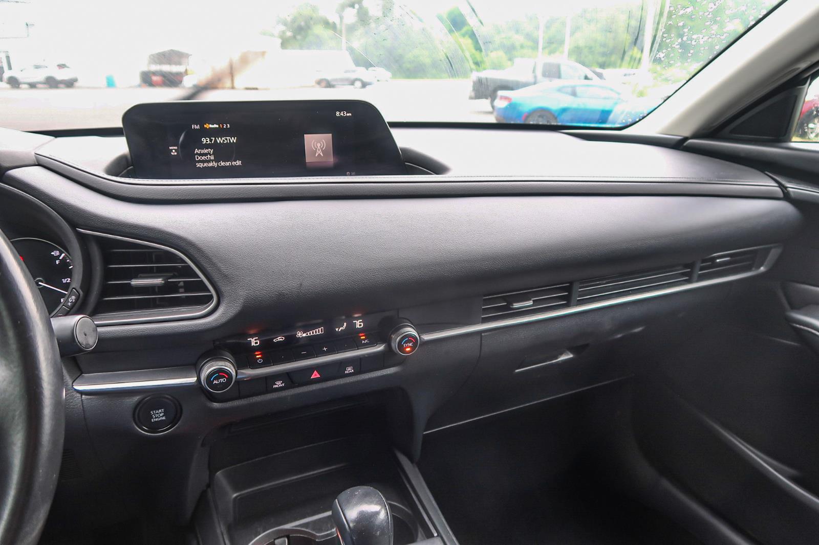 Vehicle image 27 of 41