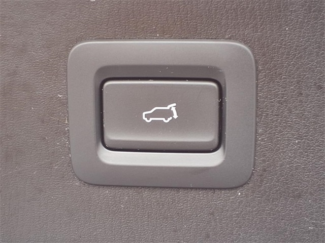 Vehicle image 20 of 24