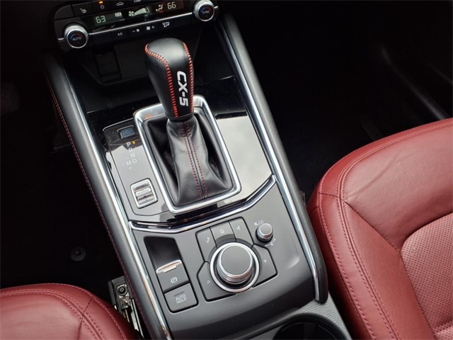 Vehicle image 16 of 24