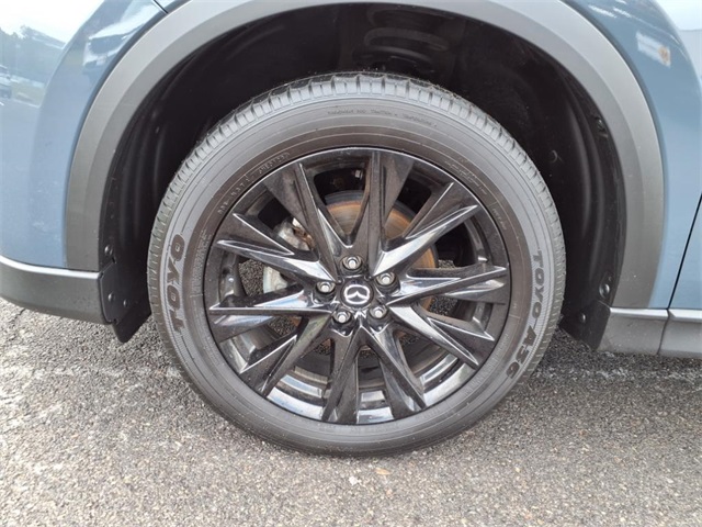 Vehicle image 9 of 24