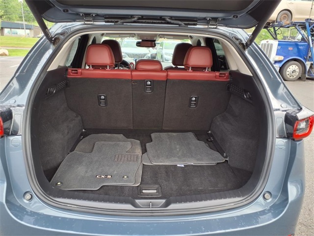 Vehicle image 19 of 24
