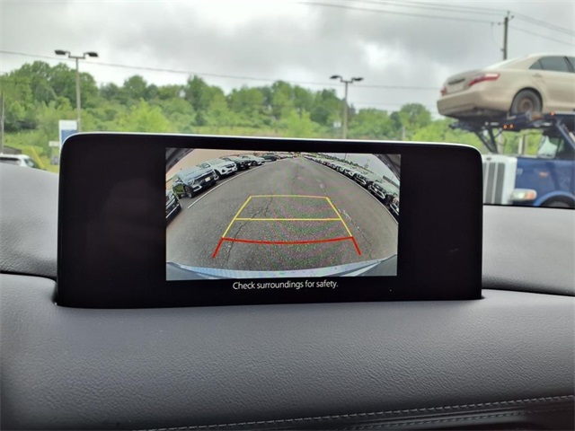 Vehicle image 23 of 24
