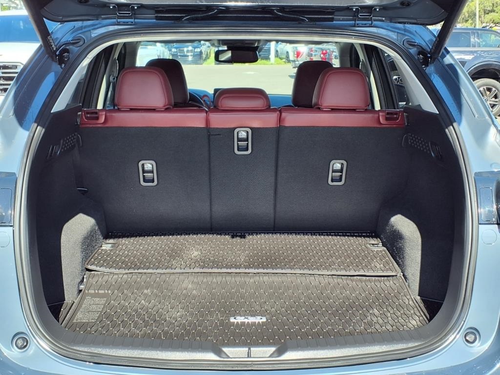 Vehicle image 10 of 38