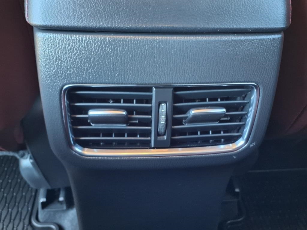 Vehicle image 27 of 38