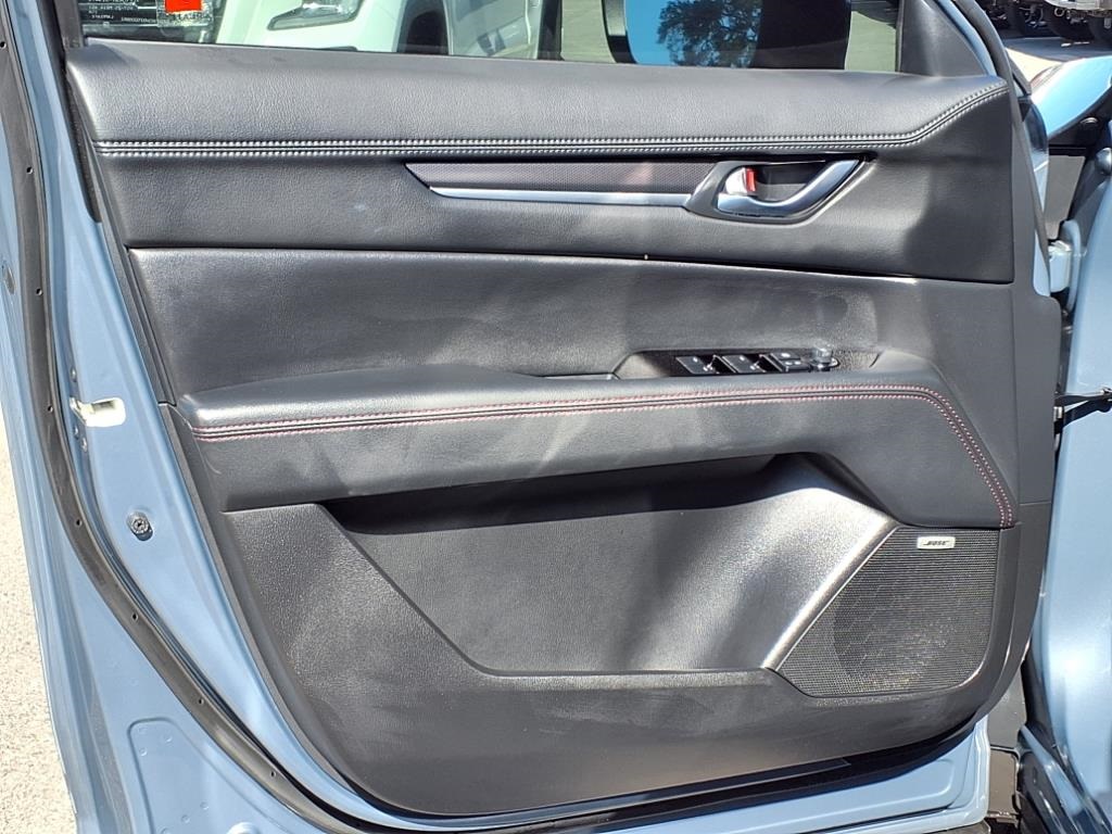 Vehicle image 25 of 38