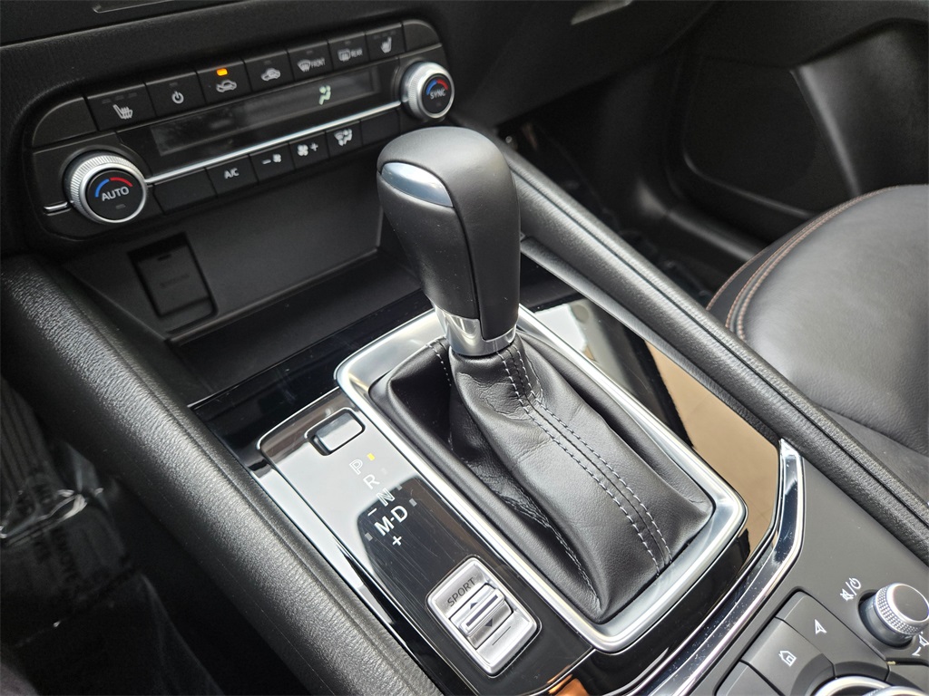 Vehicle image 26 of 36