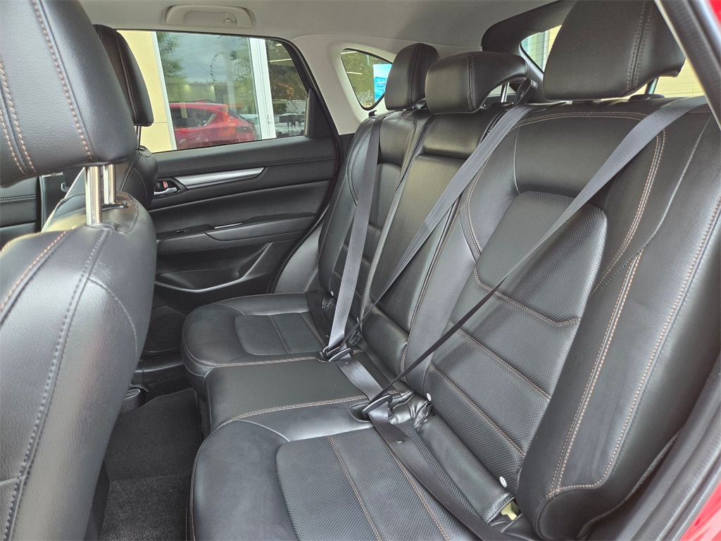Vehicle image 17 of 36