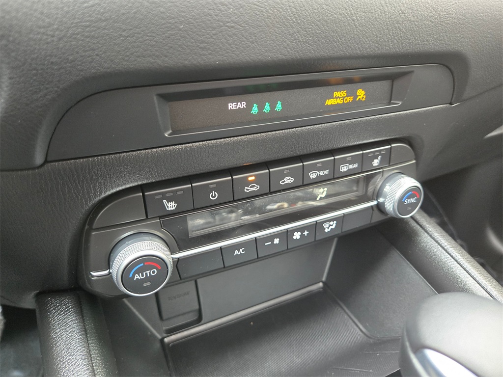 Vehicle image 31 of 36