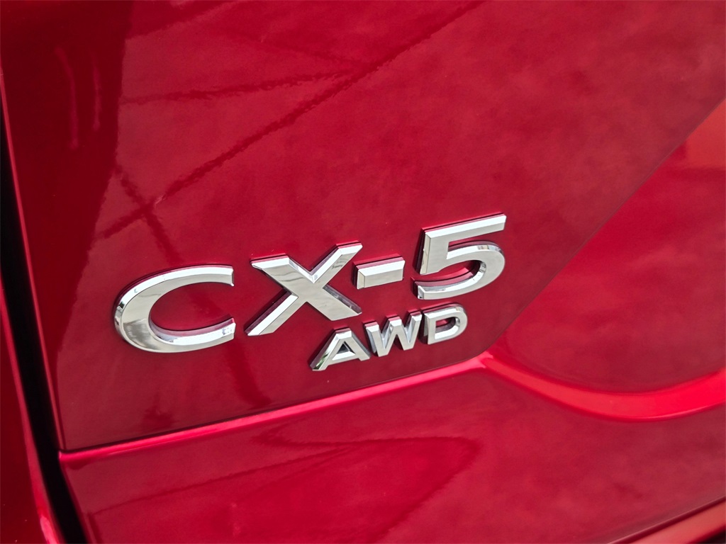 Vehicle image 32 of 36