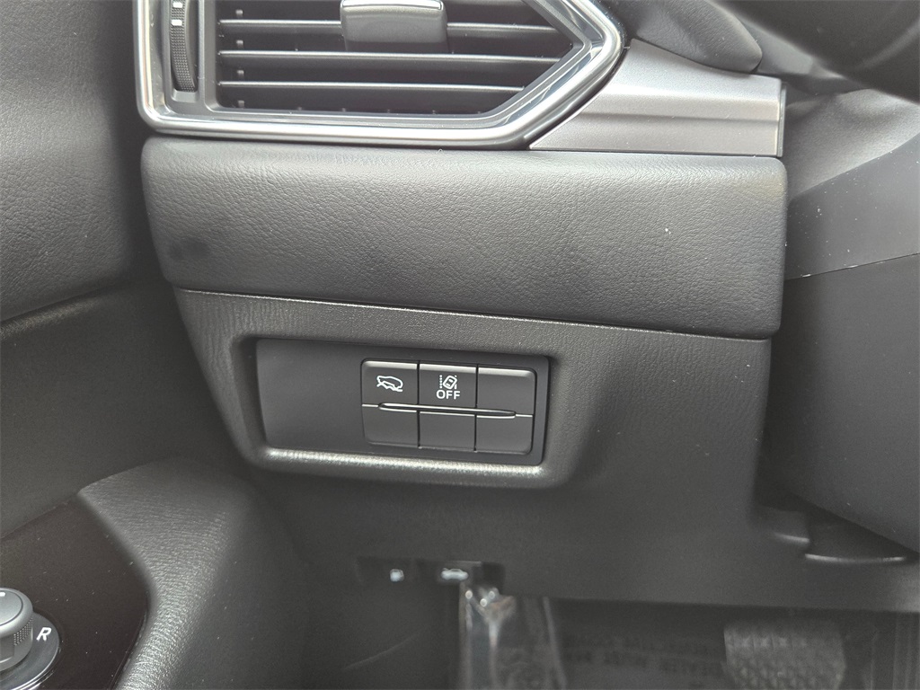 Vehicle image 35 of 36