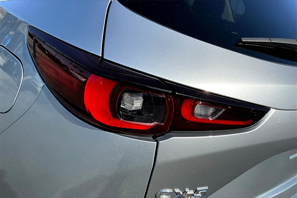 2023 Mazda CX-5 2.5 S Preferred Package Image 29 of 33