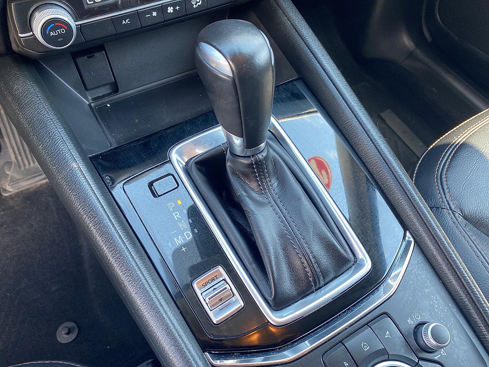 Vehicle image 16 of 26
