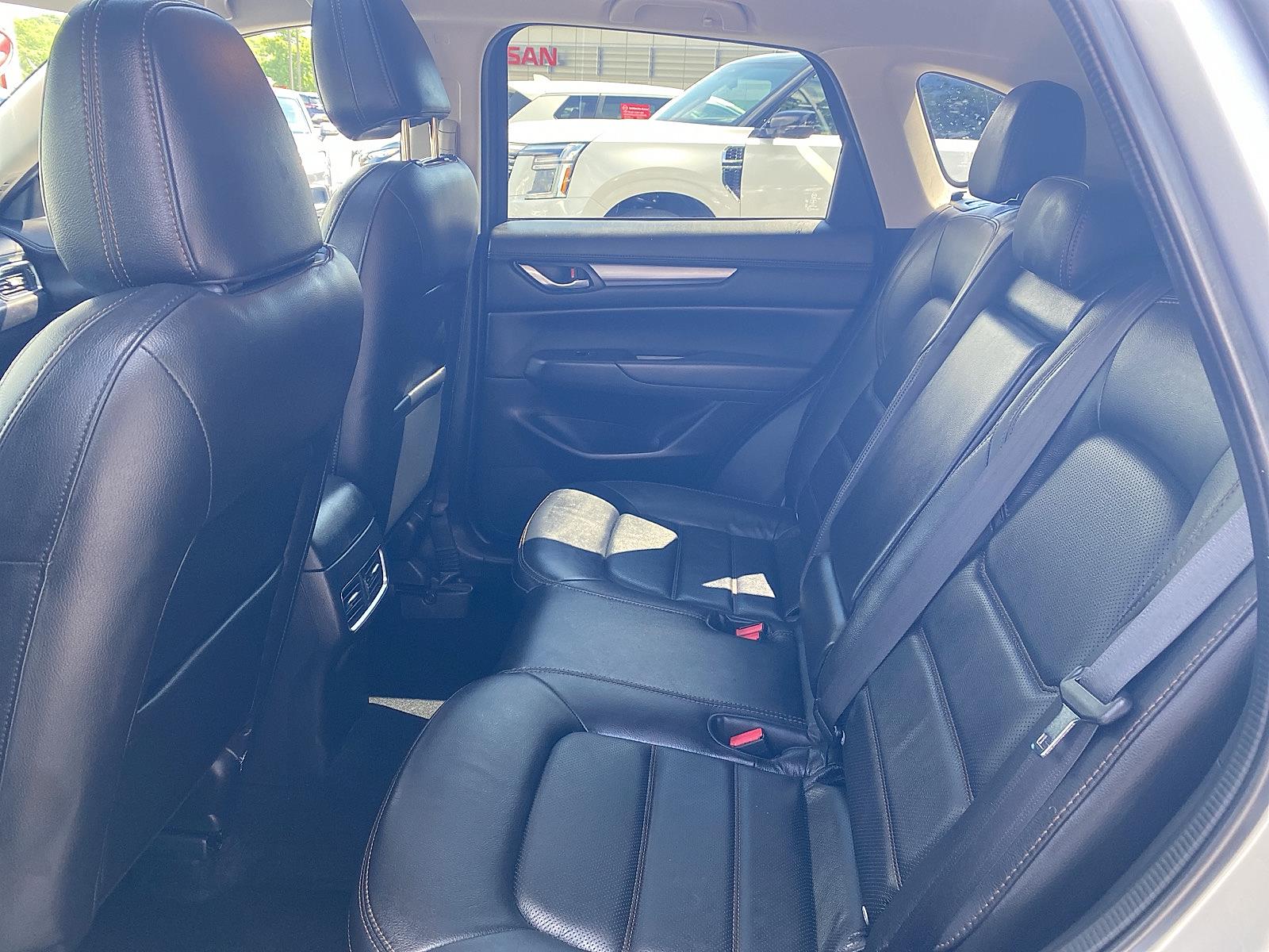 Vehicle image 11 of 26