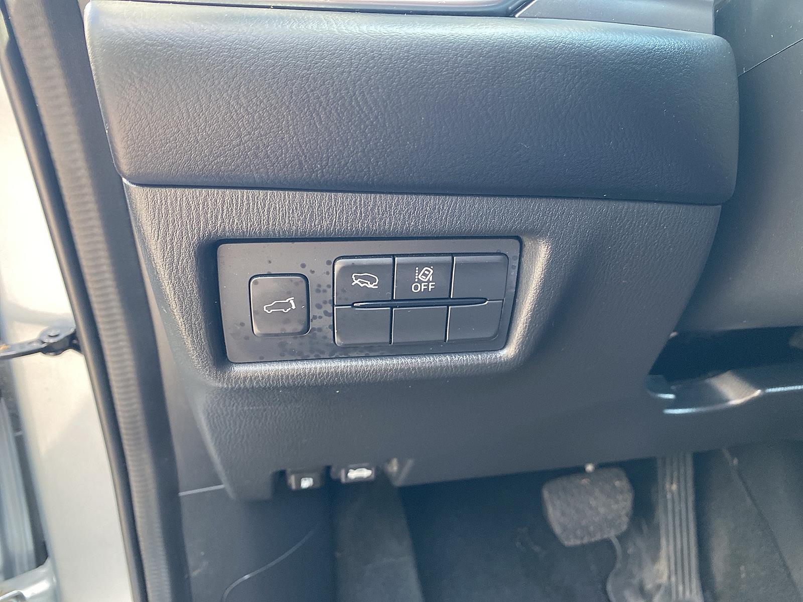Vehicle image 25 of 26