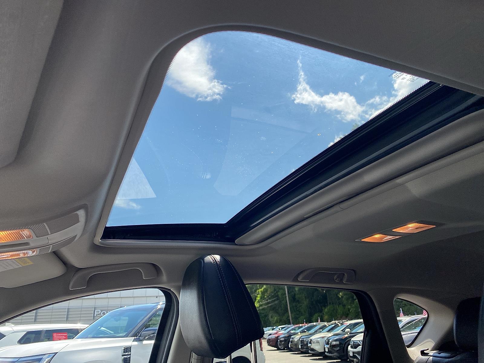 Vehicle image 13 of 26