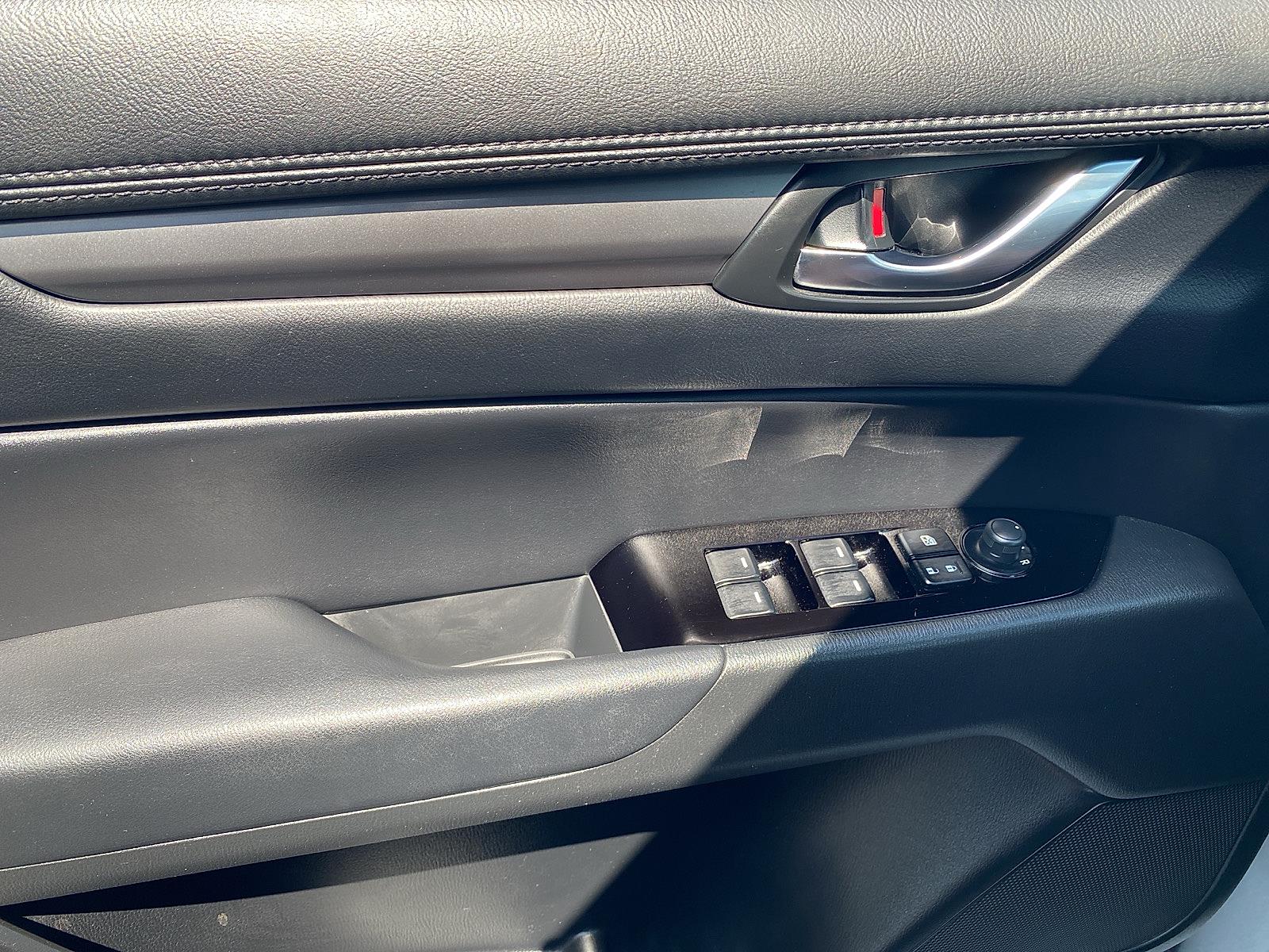 Vehicle image 18 of 26