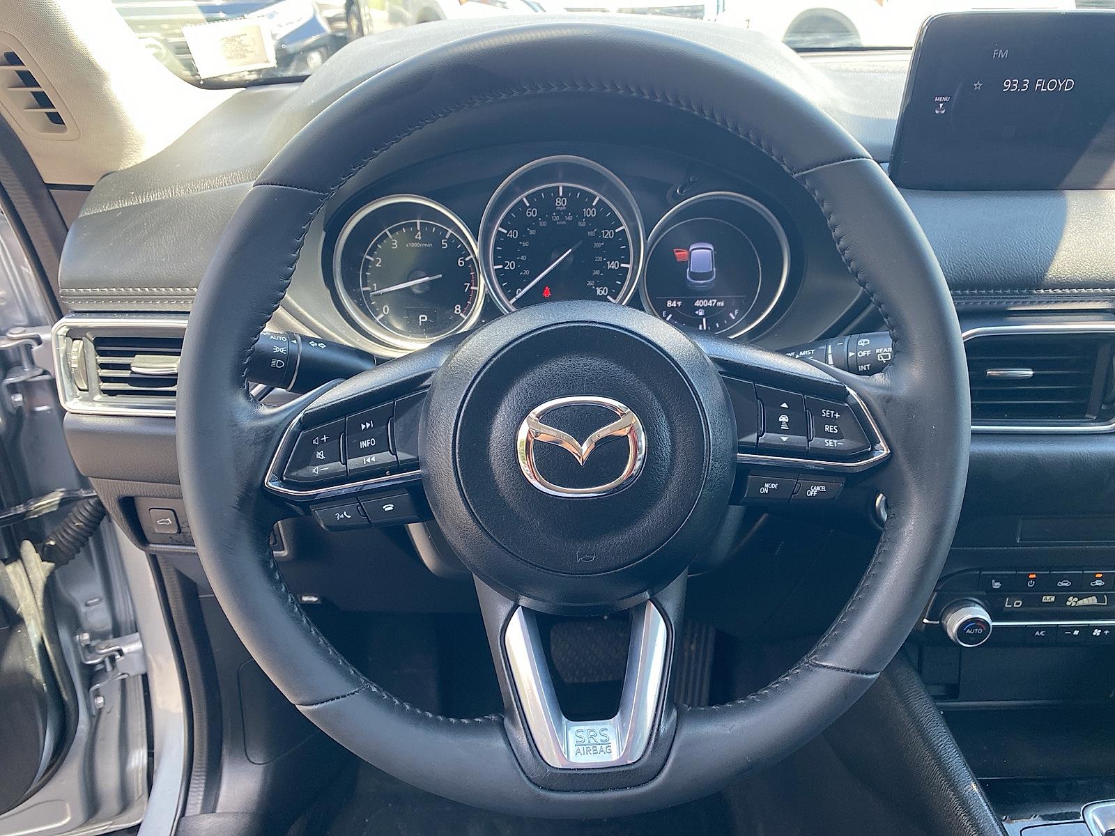 Vehicle image 21 of 26