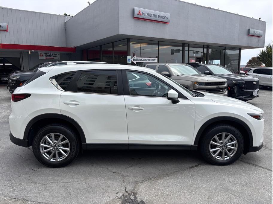 2023 Mazda CX-5 2.5 S Preferred Package Image 4 of 33