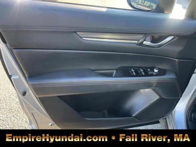 Vehicle image 17 of 32