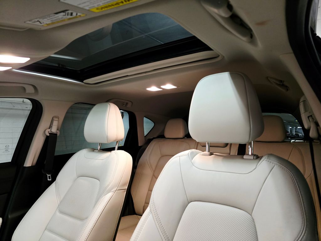 2023 Mazda CX-5 2.5 S Premium Package Image 19 of 40