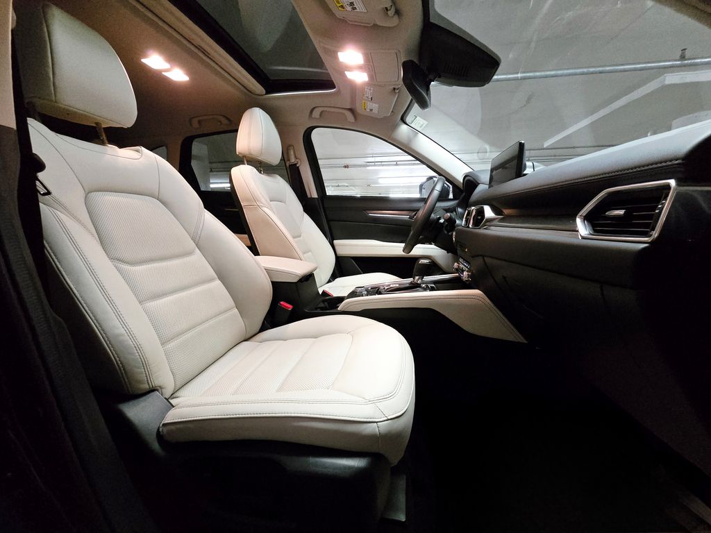 2023 Mazda CX-5 2.5 S Premium Package Image 17 of 40