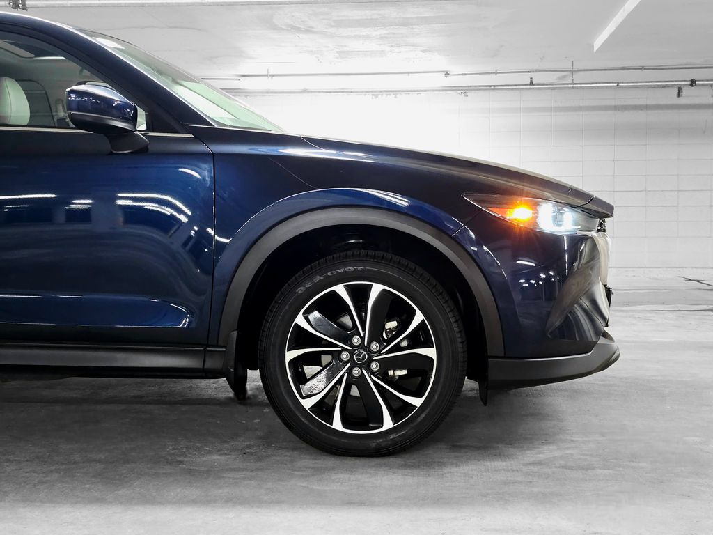 2023 Mazda CX-5 2.5 S Premium Package Image 12 of 40