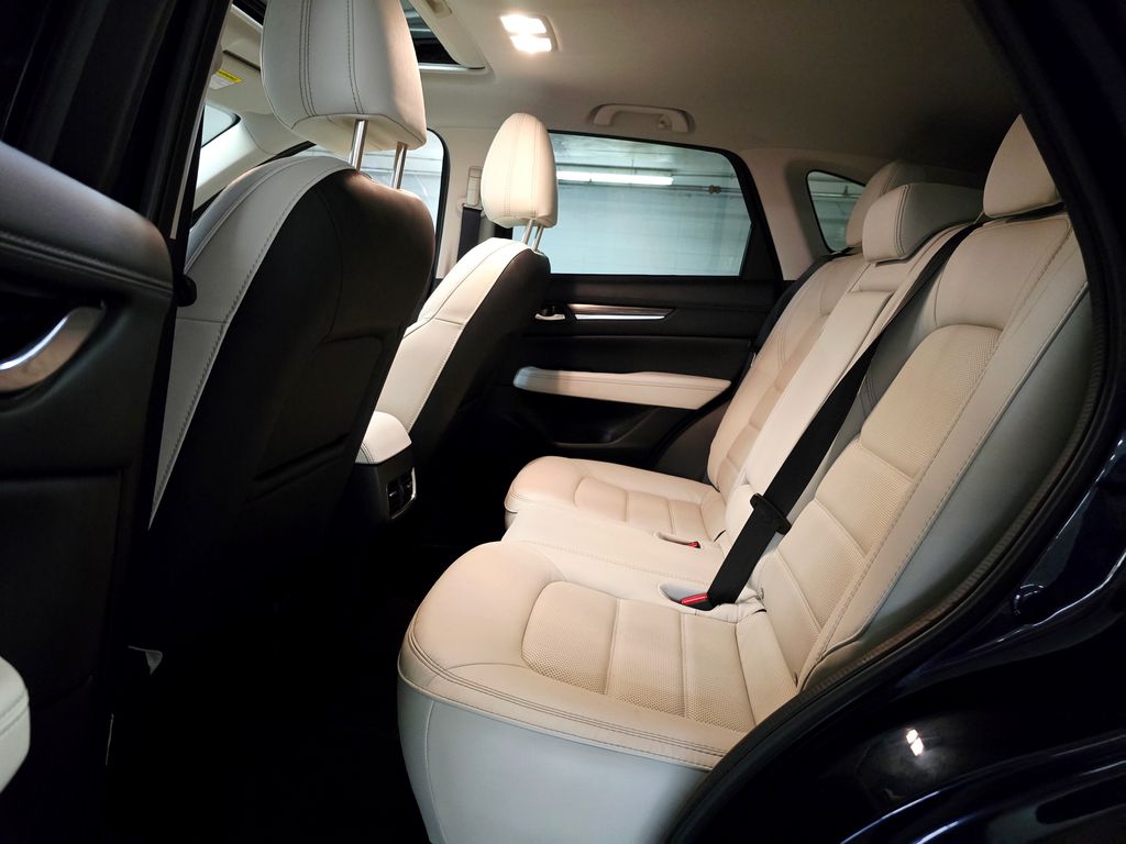 2023 Mazda CX-5 2.5 S Premium Package Image 16 of 40