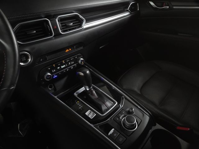 Vehicle image 26 of 35