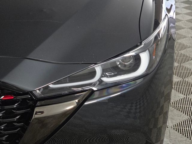 Vehicle image 13 of 35