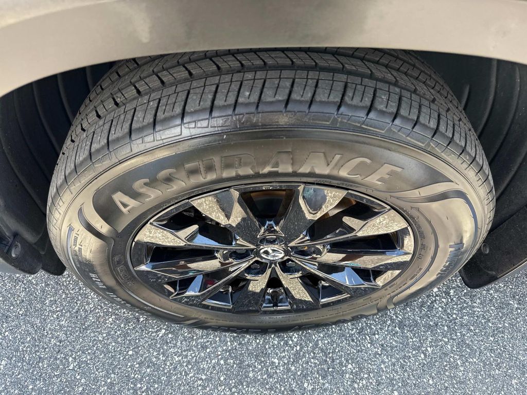 2023 Mazda CX-50 2.5 S Preferred Plus Package Image 9 of 39