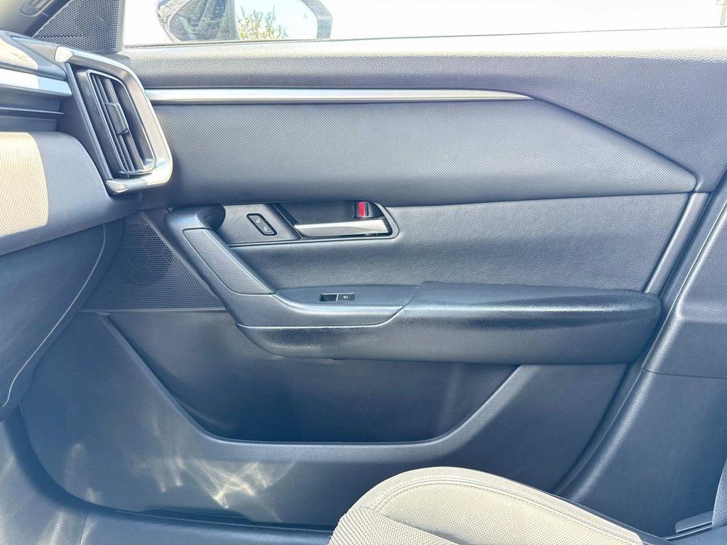 2023 Mazda CX-50 2.5 S Preferred Plus Package Image 31 of 39
