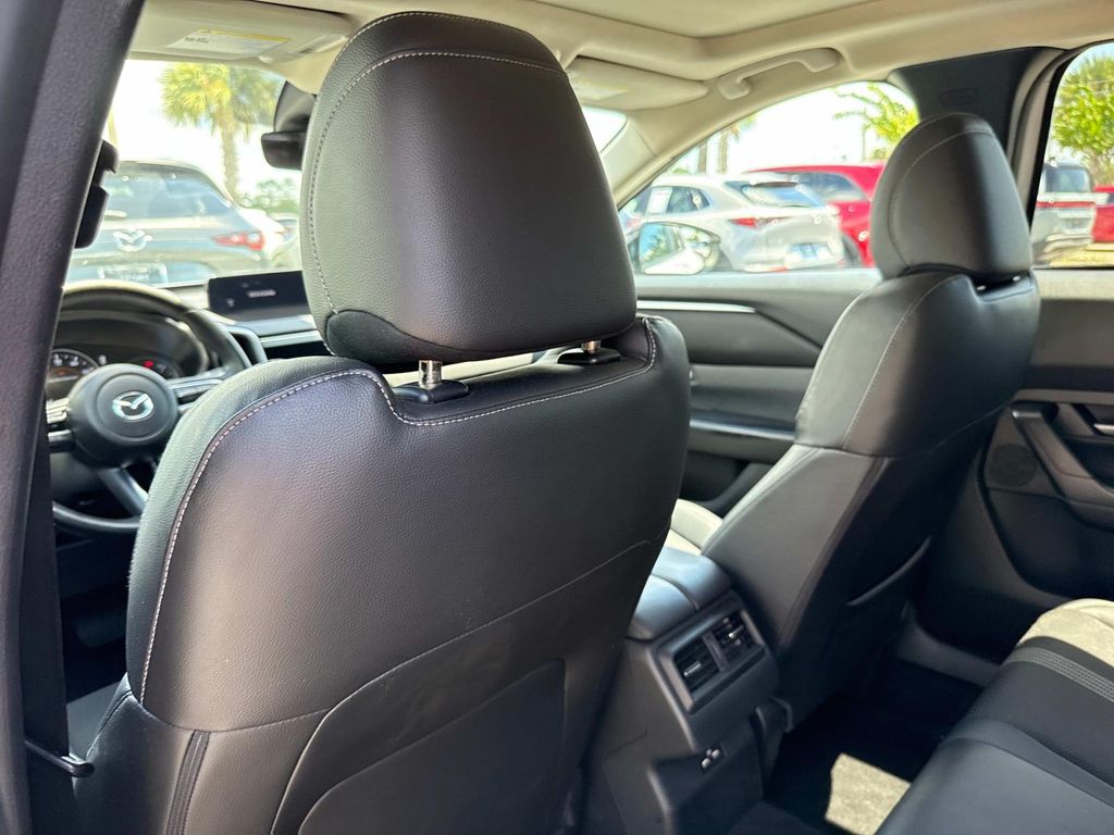 2023 Mazda CX-50 2.5 S Preferred Plus Package Image 13 of 39