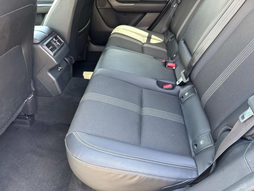 2023 Mazda CX-50 2.5 S Preferred Plus Package Image 12 of 39