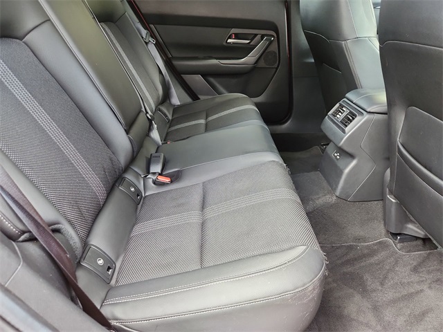 Vehicle image 14 of 33