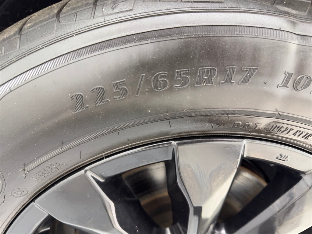 Vehicle image 25 of 90