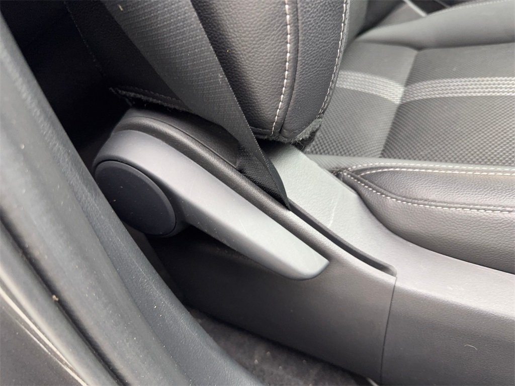 Vehicle image 75 of 90