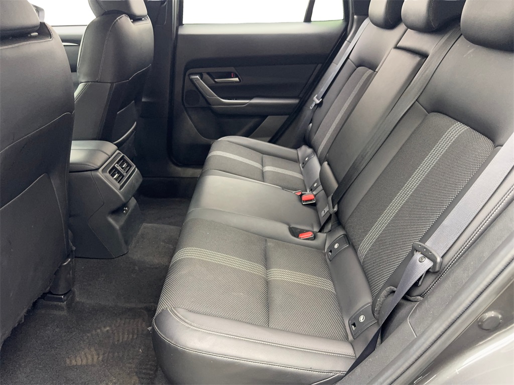 Vehicle image 37 of 90