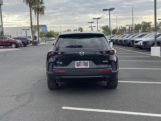 2023 Mazda CX-50 2.5 S Premium Plus Package Image 7 of 39