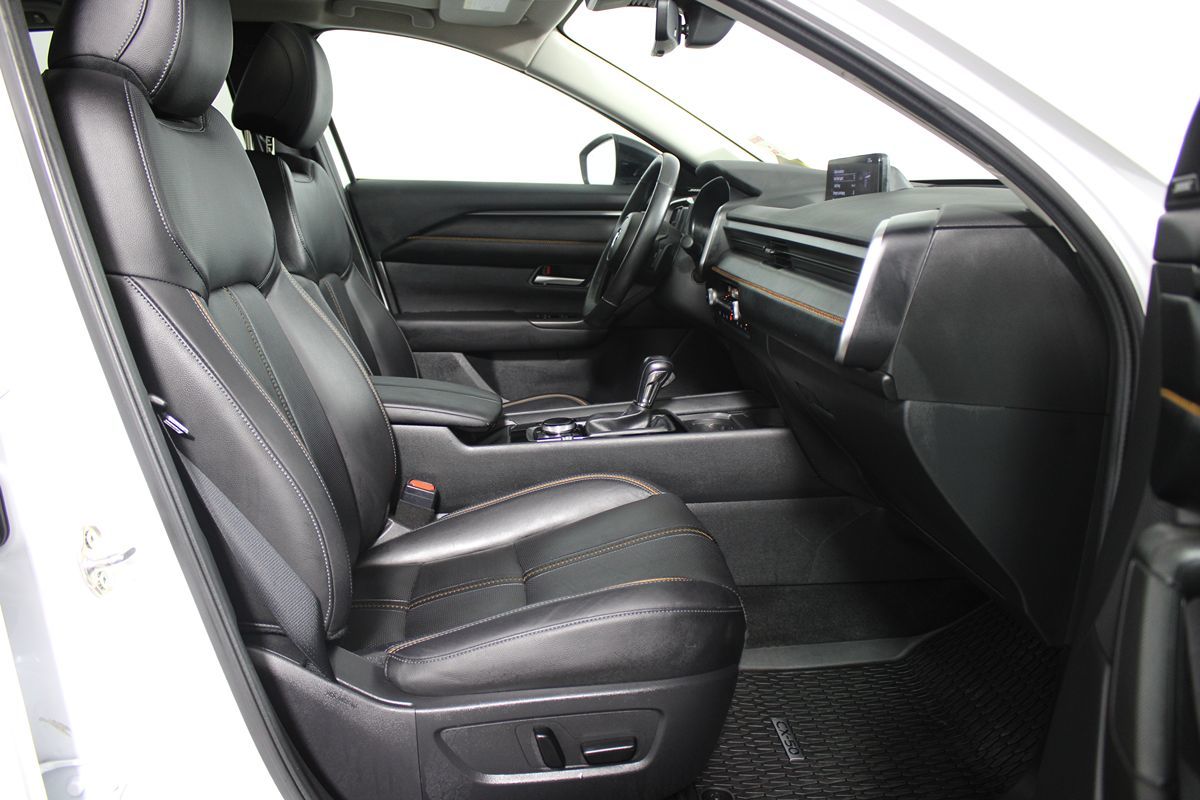 2023 Mazda CX-50 2.5 Turbo Premium Package Image 17 of 46