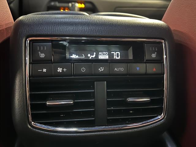 Vehicle image 21 of 29