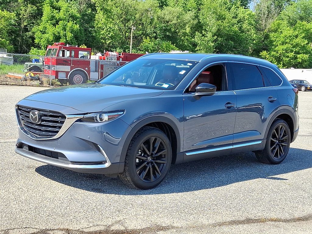 2023 Mazda CX-9 Carbon Edition Image 2 of 30