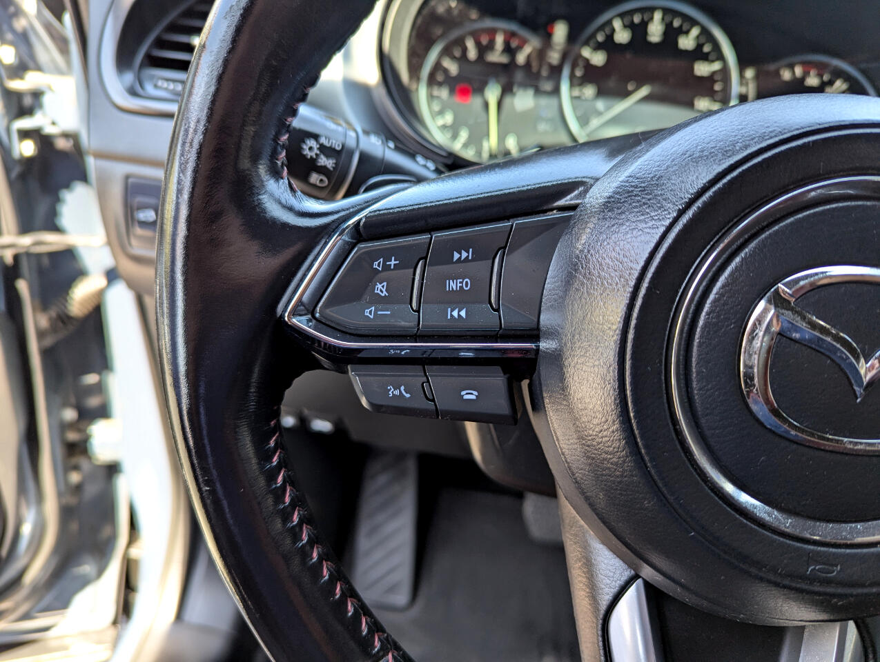 2023 Mazda CX-9 Carbon Edition Image 18 of 63