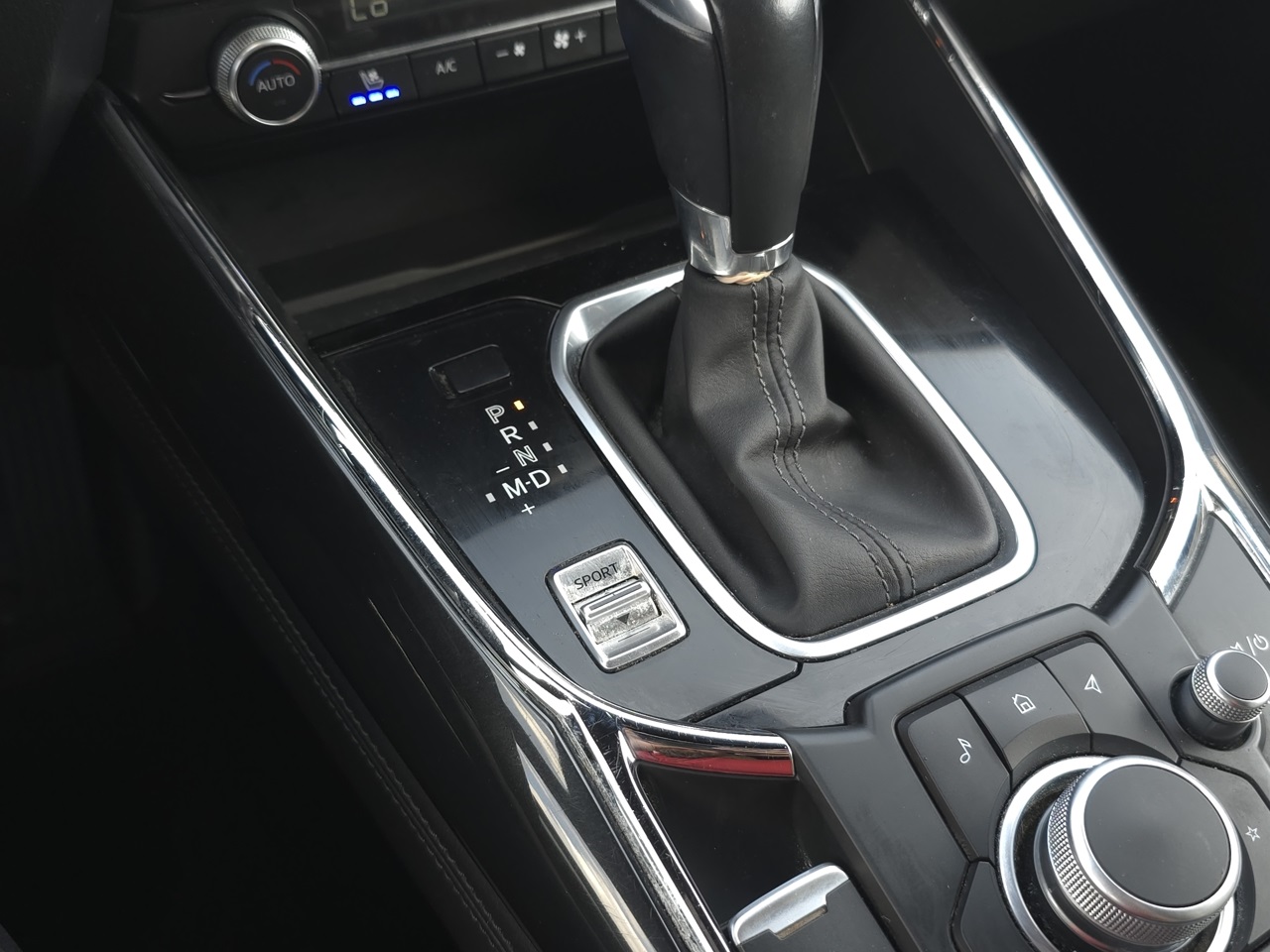 Vehicle image 17 of 27